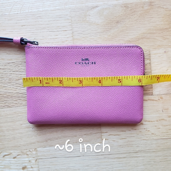 NWOT Coach Wristlet - Picture 6 of 7